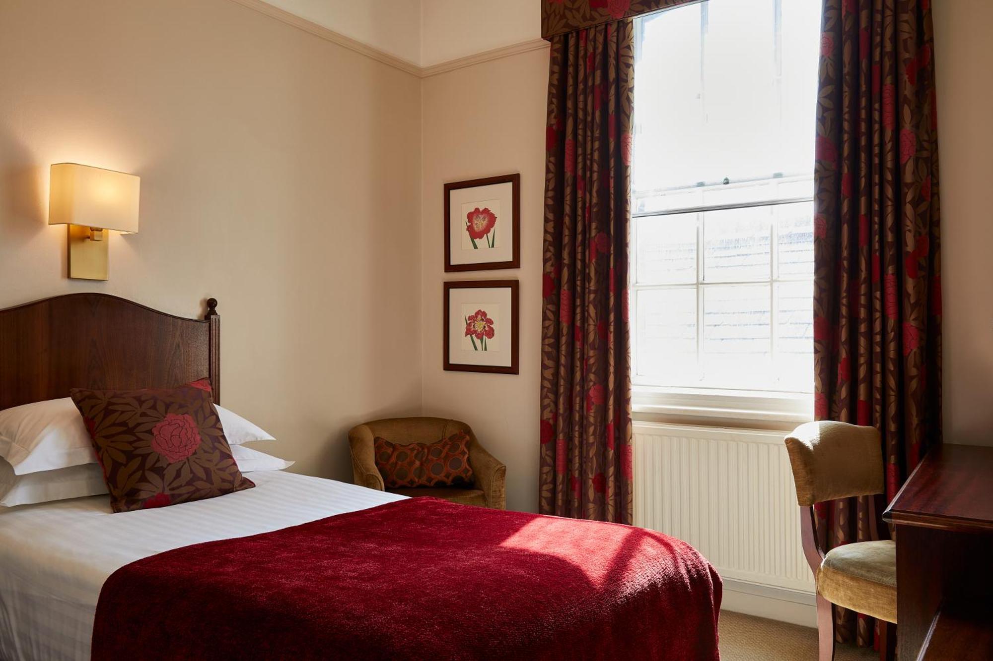 Macdonald New Blossoms Hotel Chester Extérieur photo
